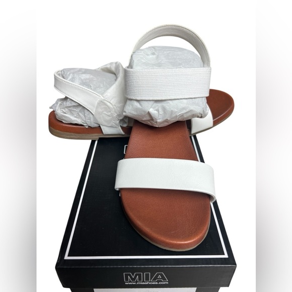 NIB Mia Cindi White Slip-on Sandals with Stretchy Straps 10 - Picture 1 of 7